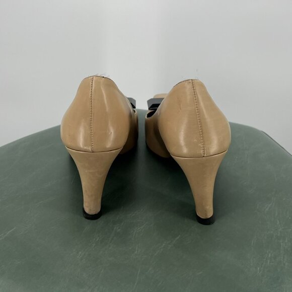 Claudia Ciuti Beige Heels with Black Accent size 9 - Picture 4 of 6